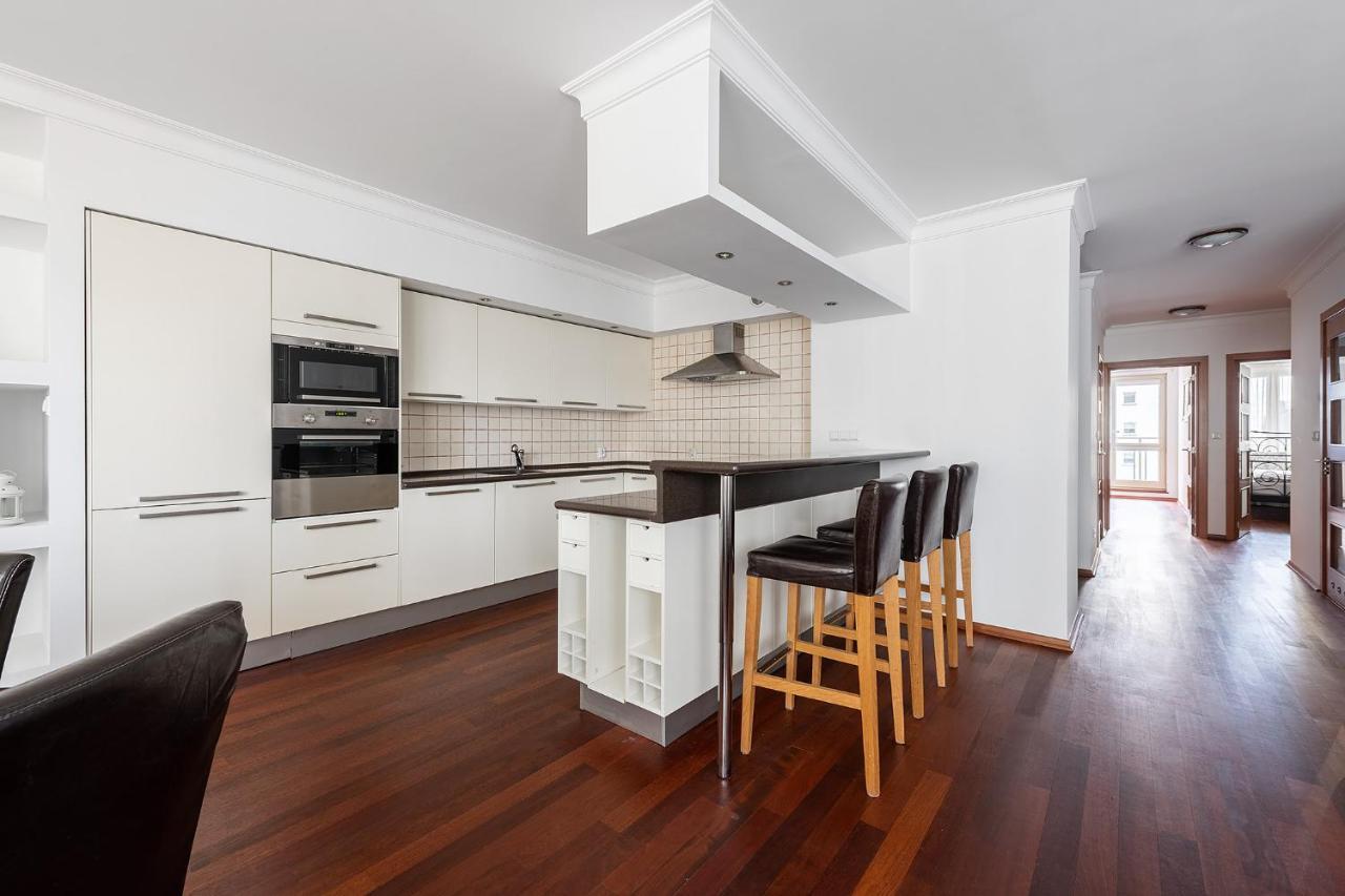Bukowinska 12: Spacious Two-Bedroom Apartment with Balcony and Parking Warsaw Exterior photo